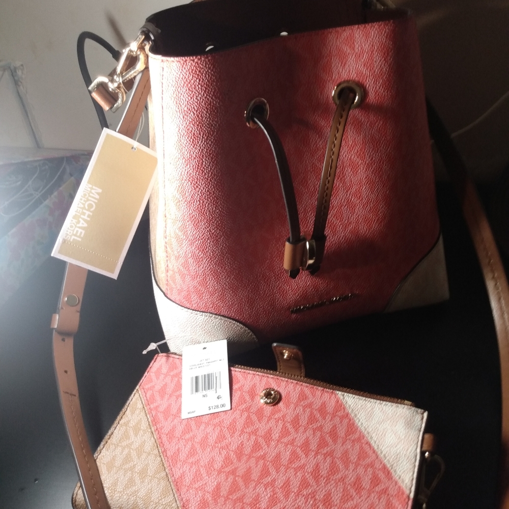 Handbag - Picture 1 of 14